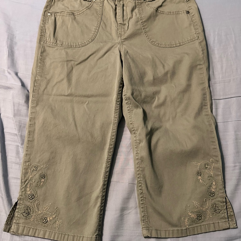 Light Green Vintage Gloria Vanderbilt Capri Jeans 👖